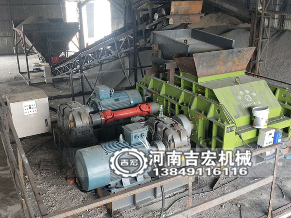 破碎沙頭料,時(shí)產(chǎn)20噸使用哪個(gè)型號(hào)的對(duì)輥破碎機(jī)比較好？