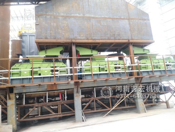 解鎖鉀長(zhǎng)石高價(jià)值利用：液壓對(duì)輥制砂機(jī)如何產(chǎn)出粒型圓潤(rùn)、級(jí)配優(yōu)異的精品砂？